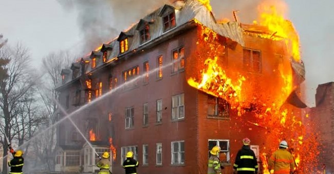 تفسير حلم الحريق في البيت والنجاة منه للعزباء والمتزوجة لابن سيرين